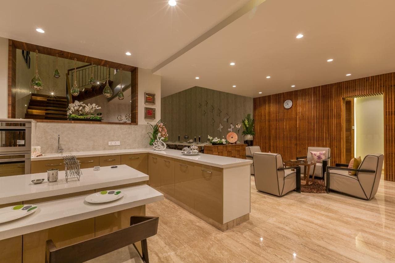 Bespoke kitchen joinery fitted to an irregular room shape